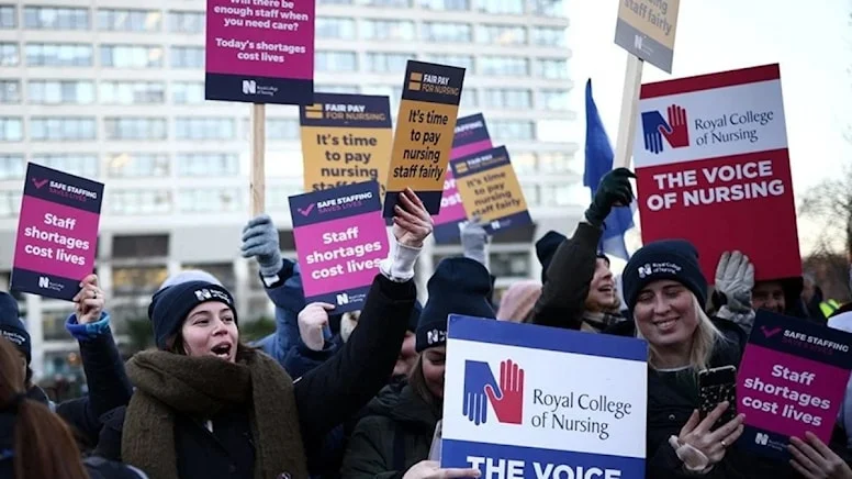 Alım gücü azaldı, ülkede binlerce hemşire grev kararı aldı