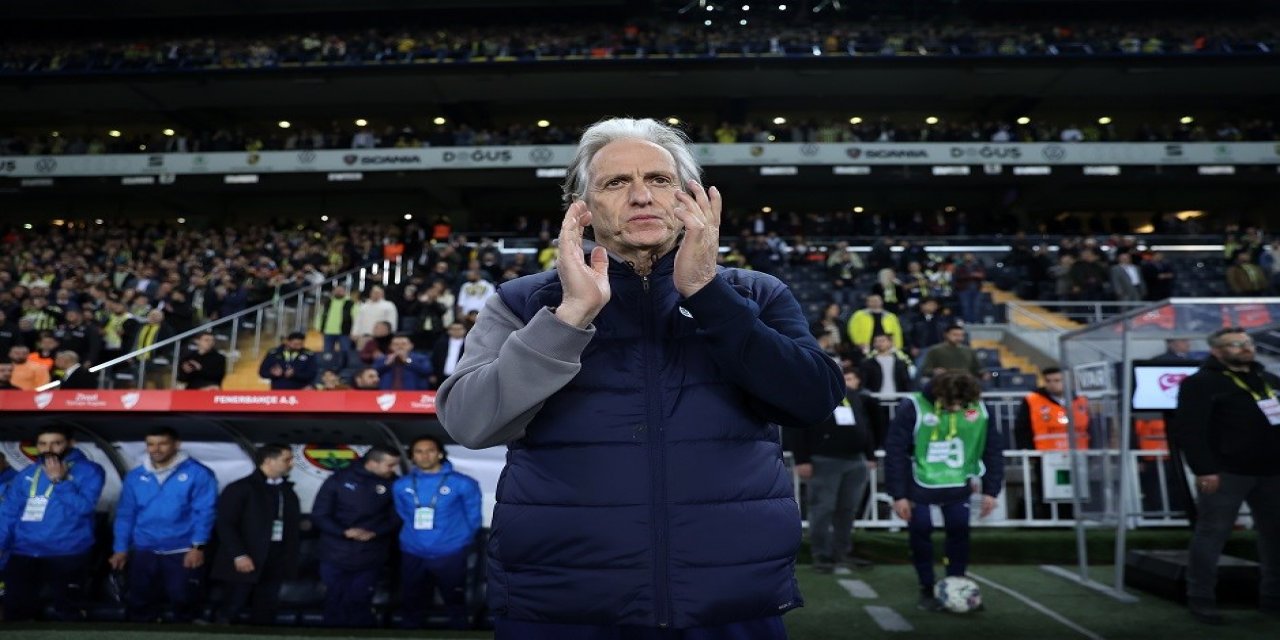 Jorge Jesus istediği transferi resmen açıkladı