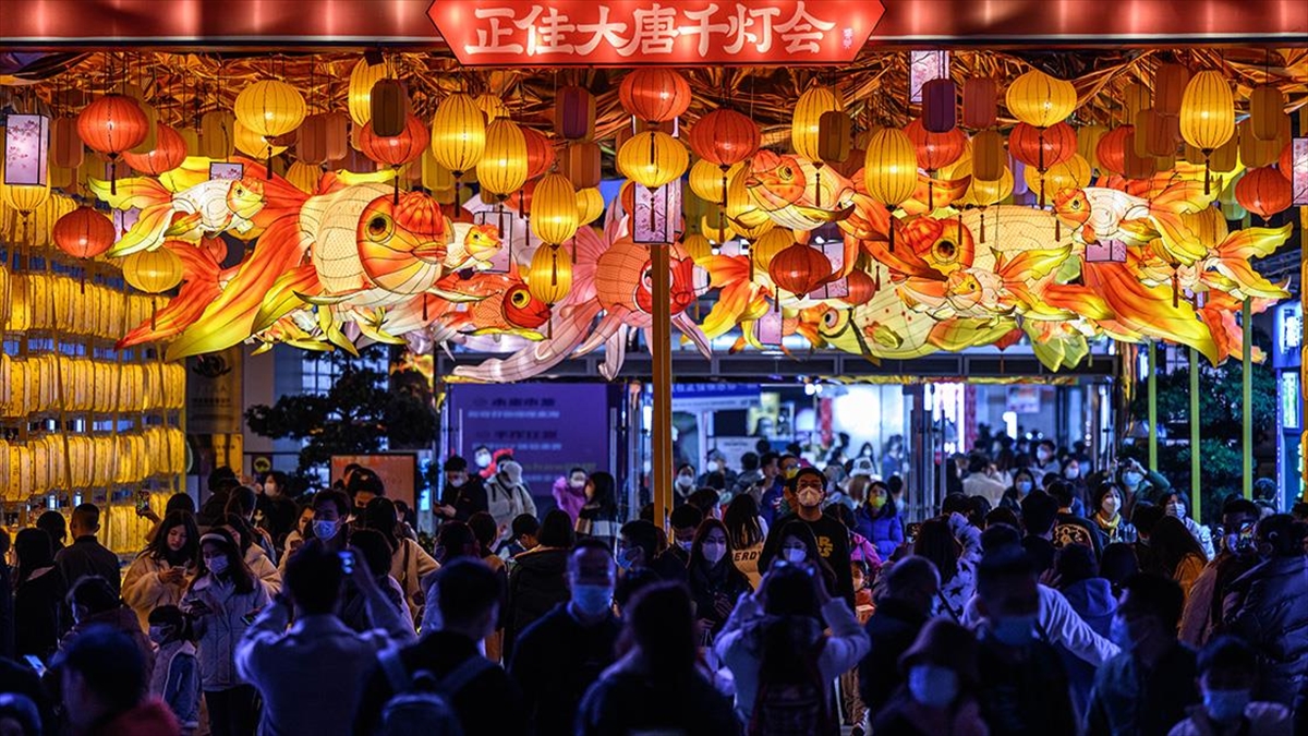 Çin'de Bahar Bayramı Tatilinde Kovid-19 Vakalarının Artması Bekleniyor