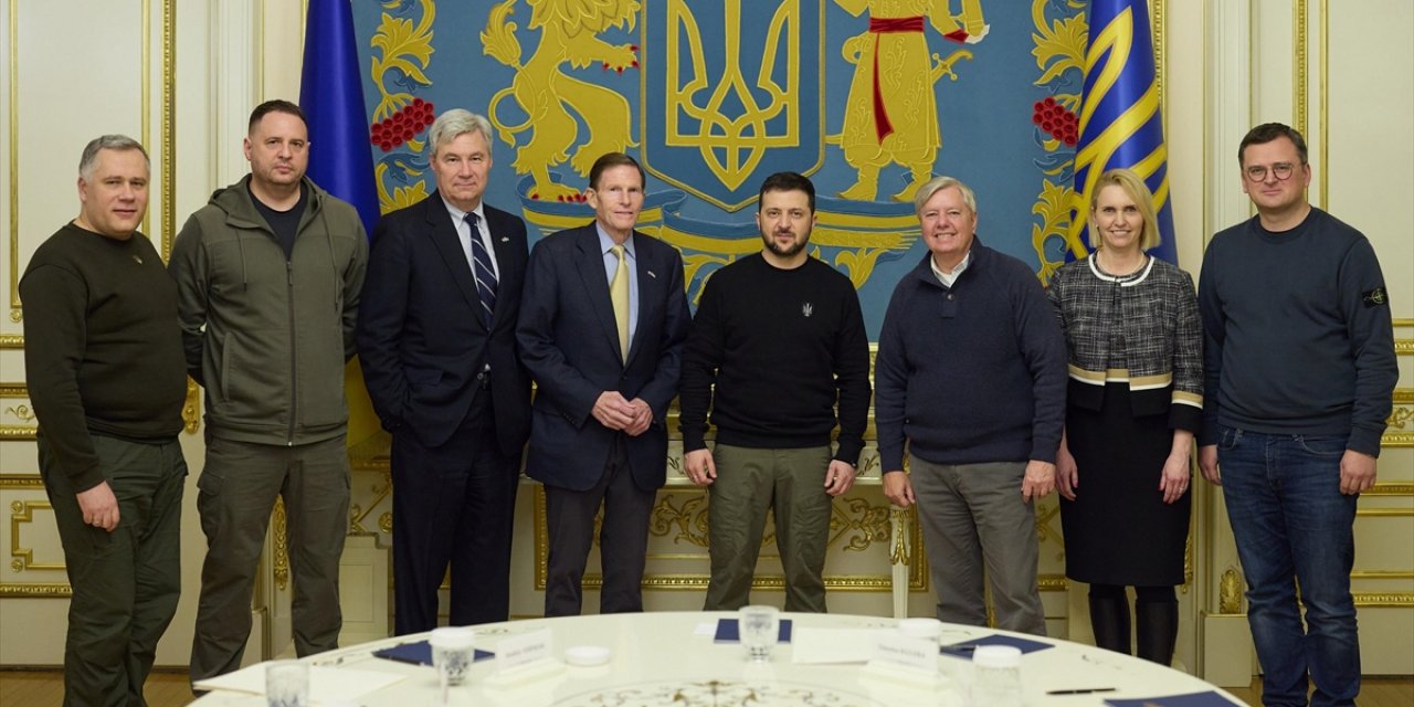ABD'li senatörler Kiev'i ziyaret etti