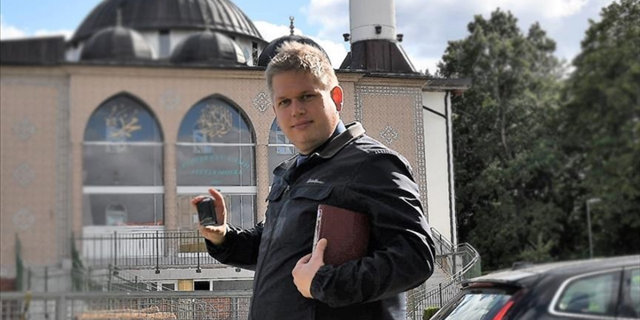 İsveç'te Aşırı Sağcı Paludan'a Türkiye'nin Stockholm Büyükelçiliği Önünde Kur'an-ı Kerim Yakma İzni