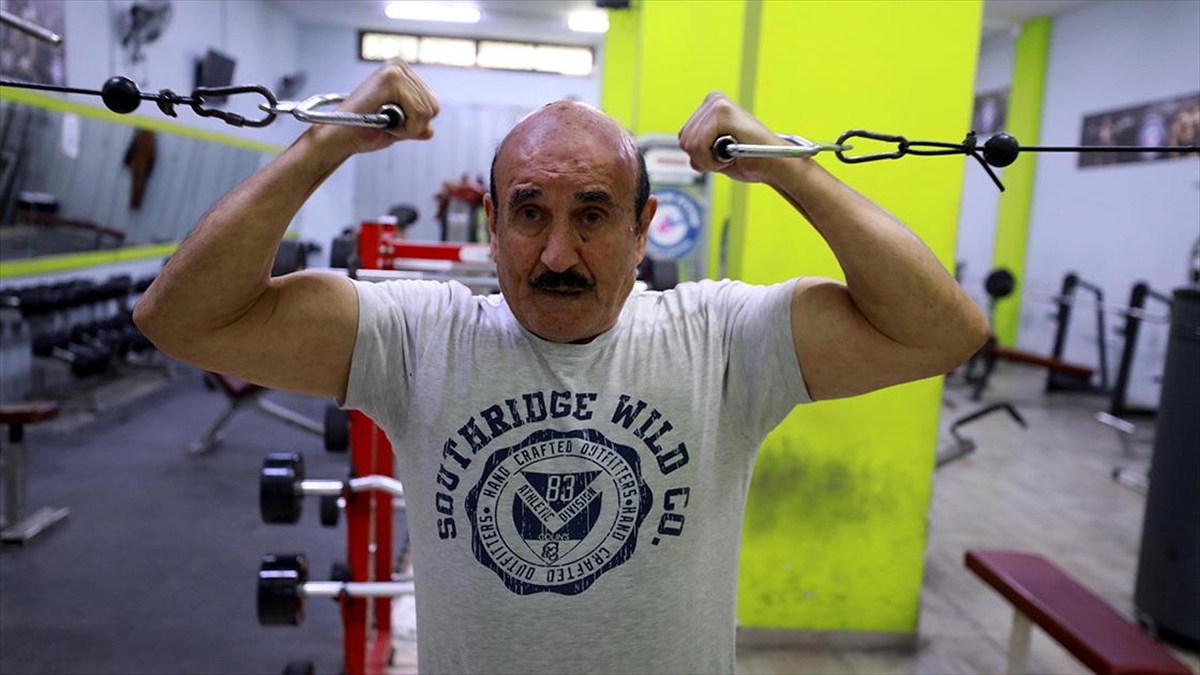 81 Yaşında Vücut Geliştirme Sporu Yapan Filistinli Duveykat: Ruh Yaşlanmaz