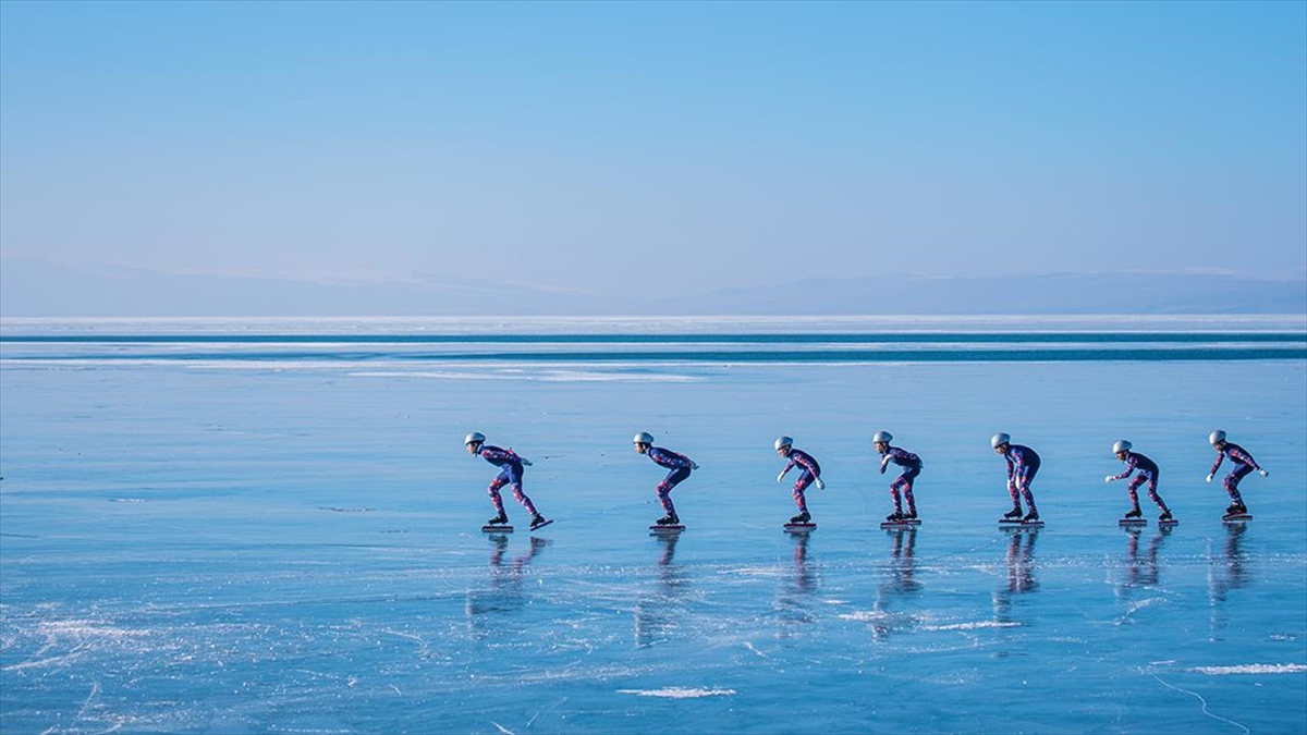 Donan Çıldır Gölü Sürat Patencilere Antrenman Pisti Oldu