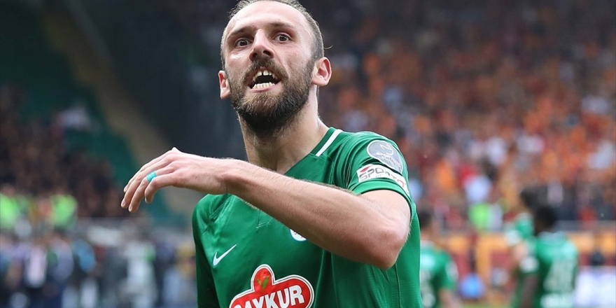 Kosovalı Forvet Fenerbahçe'de