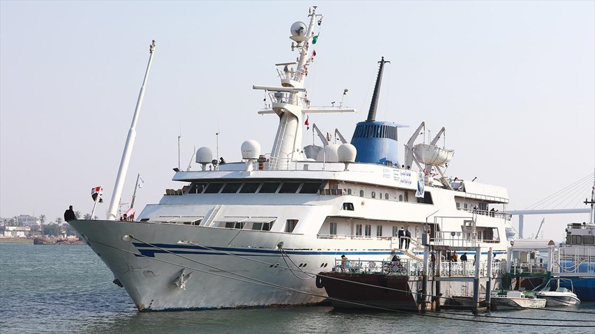 Irak'ta Devrik Lider Saddam’ın Özel Yatı Bilimsel Araştırma Merkezine Dönüştürüldü