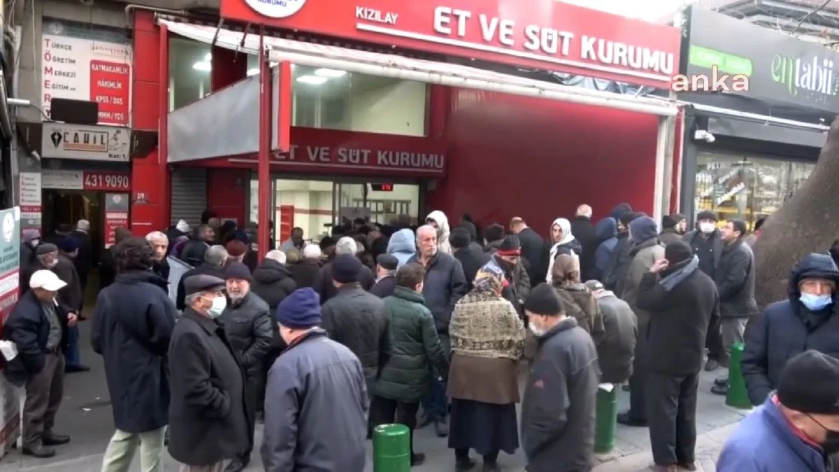 Vatandaşlar 1 kilo et için erkenden yollara düşüyor: Yıllarca ülkeme hizmet ettim, bunu mu hak edecektim?