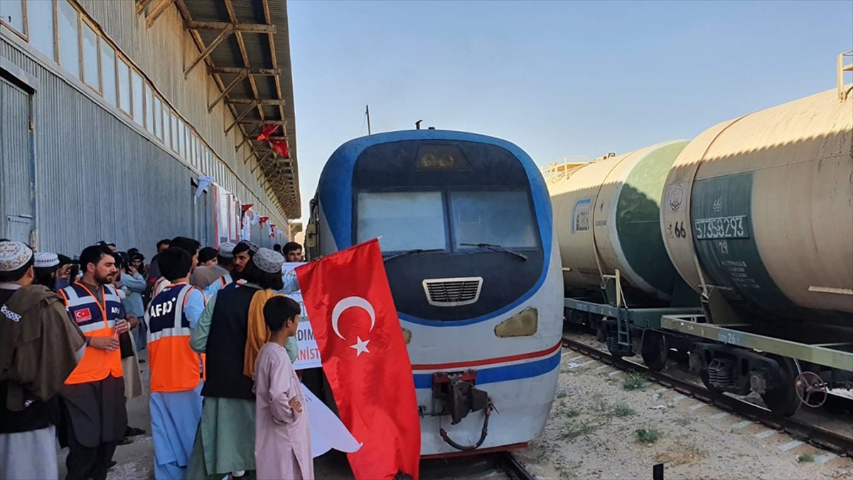Afganistan'a Yardım Malzemesi Taşıyan 7'nci "İyilik Treni" Herat'a Ulaştı
