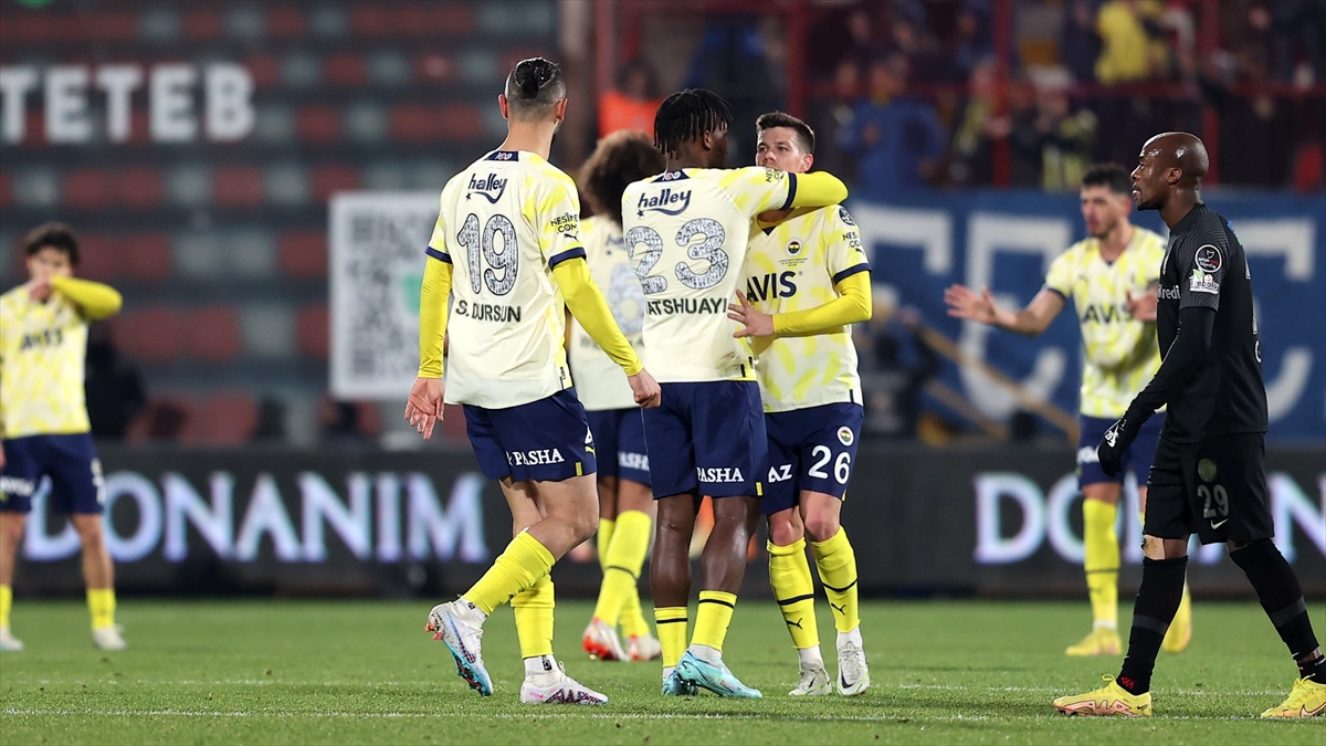 Fenerbahçe Zirve Takibini Sürdürdü