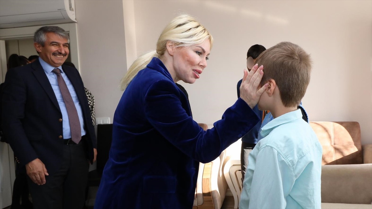 Bursa'da Çöp Evde Bulunan Çocuk, Antalya'da Devletin Şefkatli Kollarında Büyüyor