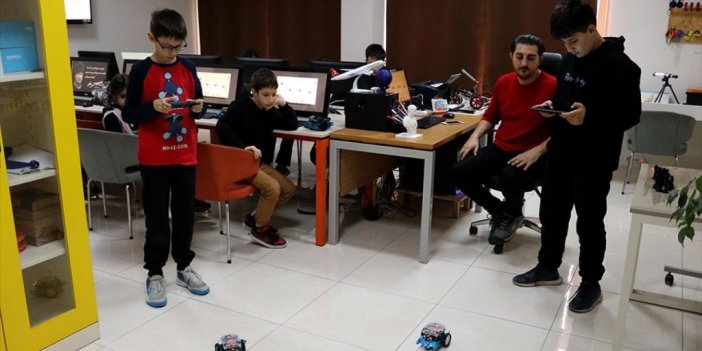Edirne'de "kış Okuluna" Giden Öğrenciler Kod Yazılımı Öğreniyor, Robot Yapıyor