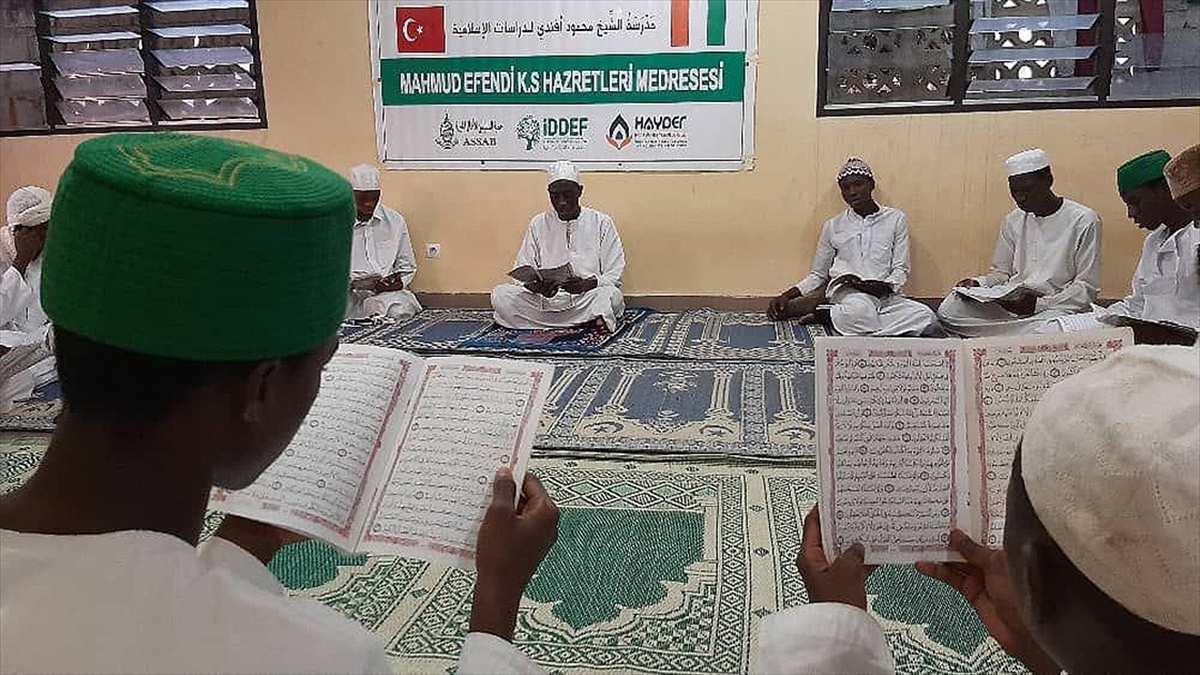 İsveç'te Kur'an-ı Kerim Yakılmasına Tepki Olarak 40 Ülkede Hatim Okundu