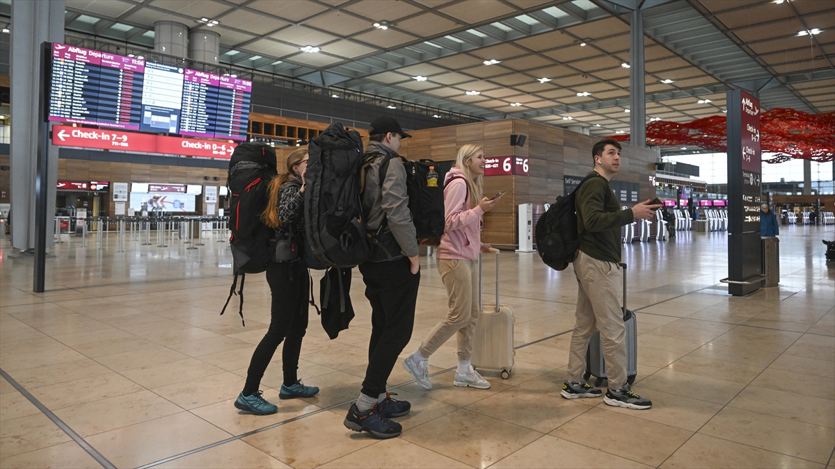 Berlin’de Grev Nedeniyle Uçuşlar İptal Oldu