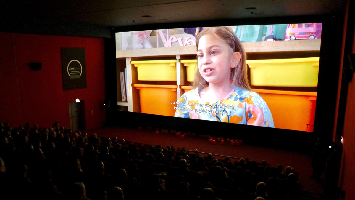 Tuluhan Tekelioğlu'nun Yeni Belgeseli "çocuklar Hep Doğru Söyler"in Galası Yapıldı