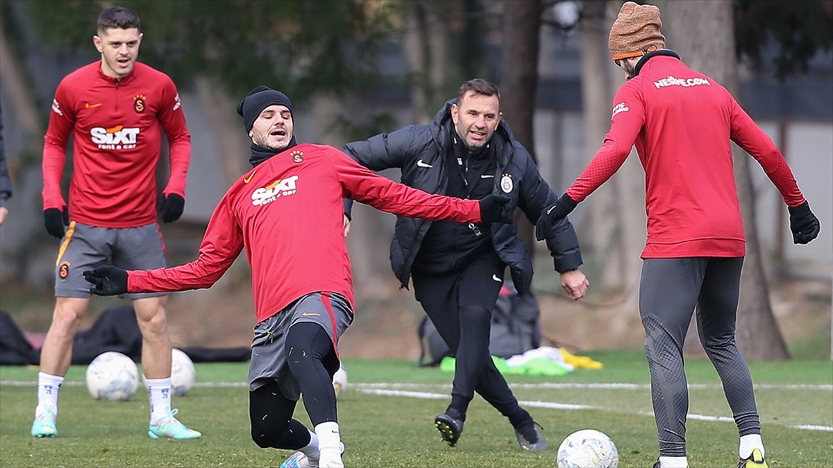 Galatasaray Ve Okan Buruk Rekorlar İçin Sahaya Çıkıyor