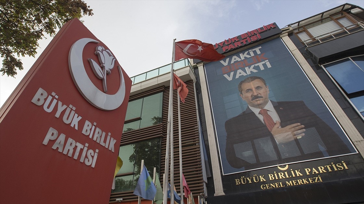 Muhsin Yazıcıoğlu'nun "Emaneti" Büyük Birlik Partisi 30 Yaşında