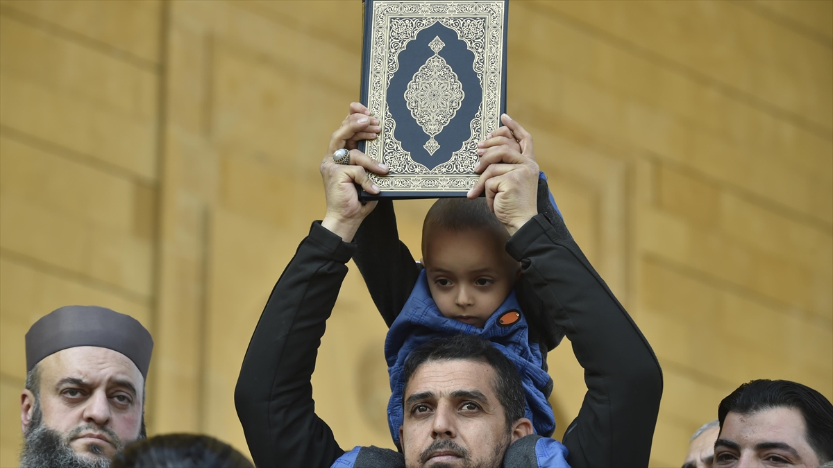 Avrupa Ülkelerinde Kur'an-ı Kerim'in Yakılması, Lübnan'da Protesto Edildi