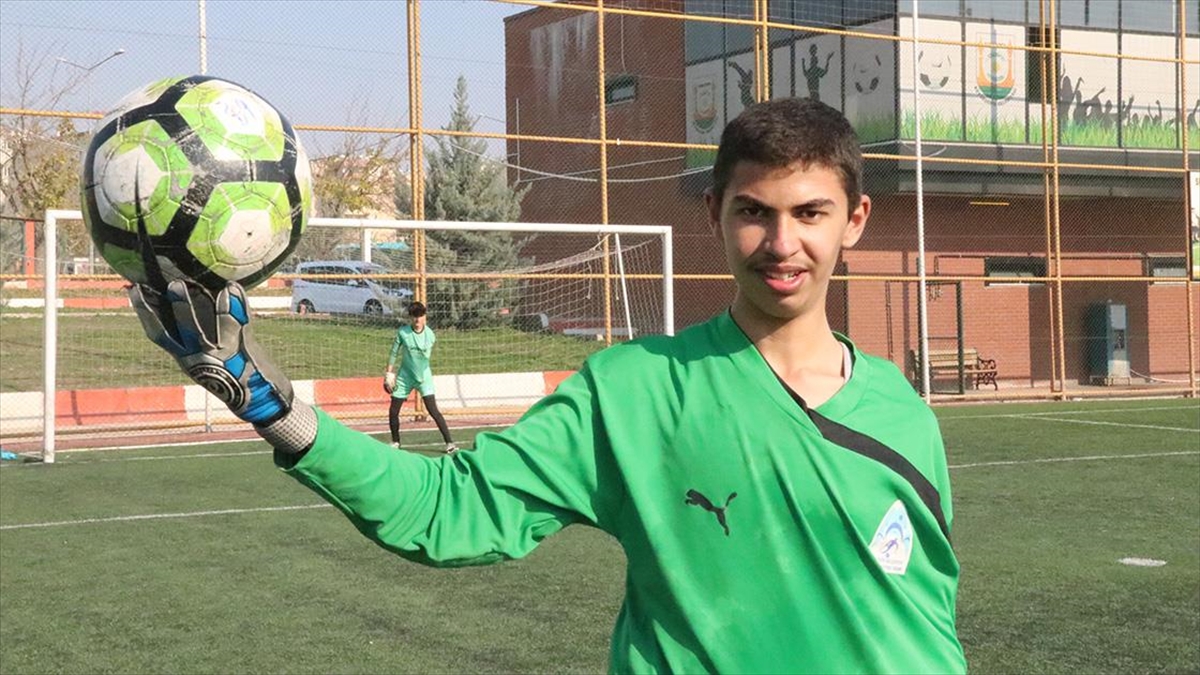 Bedensel Engelli Kaleci İbrahim Halil Türk'ün Hedefi Milli Takım