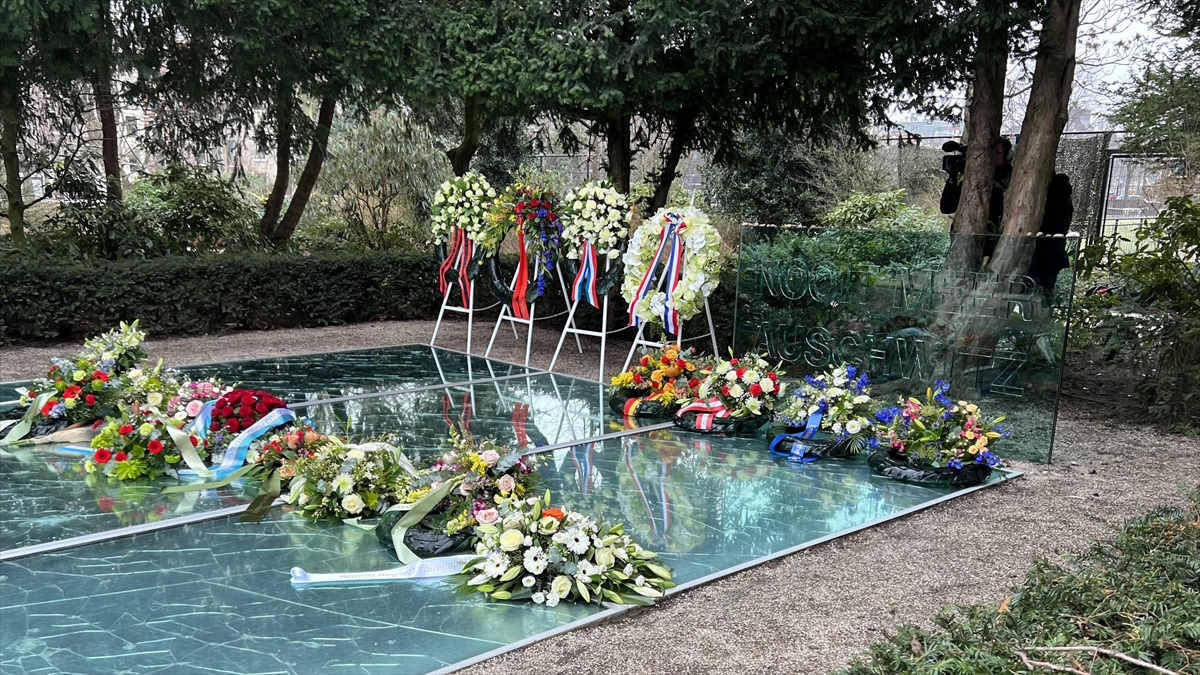 Holokost Kurbanları Amsterdam'da Anıldı