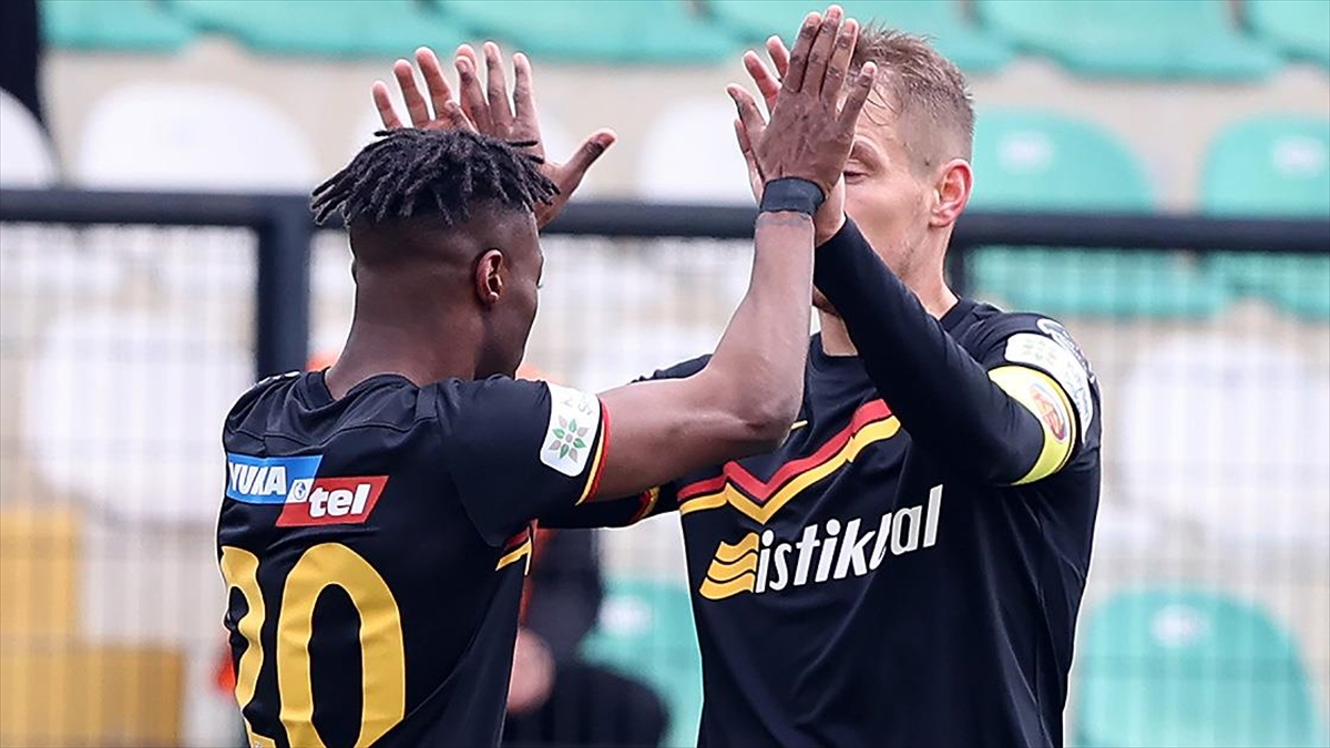 Kayserispor, İstanbul Deplasmanında Rahat Kazandı