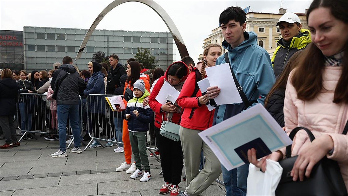 Polonya'ya Giriş Yapan Ukraynalı Mülteci Sayısı 9,5 Milyonu Geçti