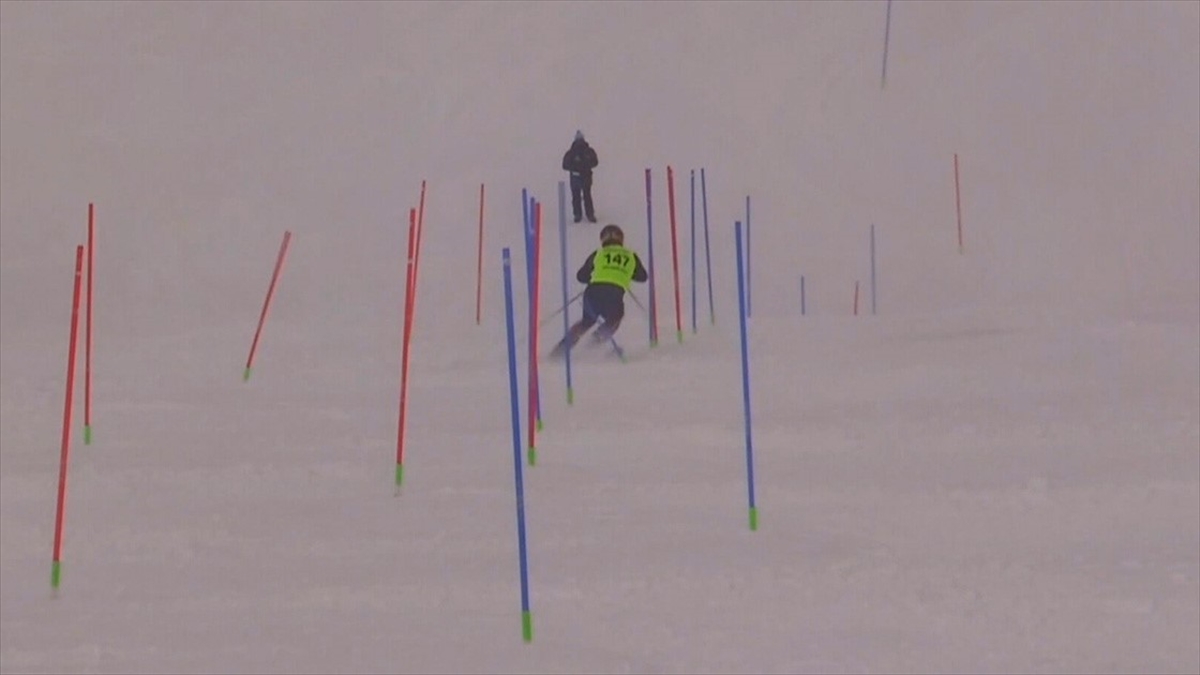 Erzurum'da Dünya Okullar Arası Kış Oyunları Heyecanı Yaşanıyor