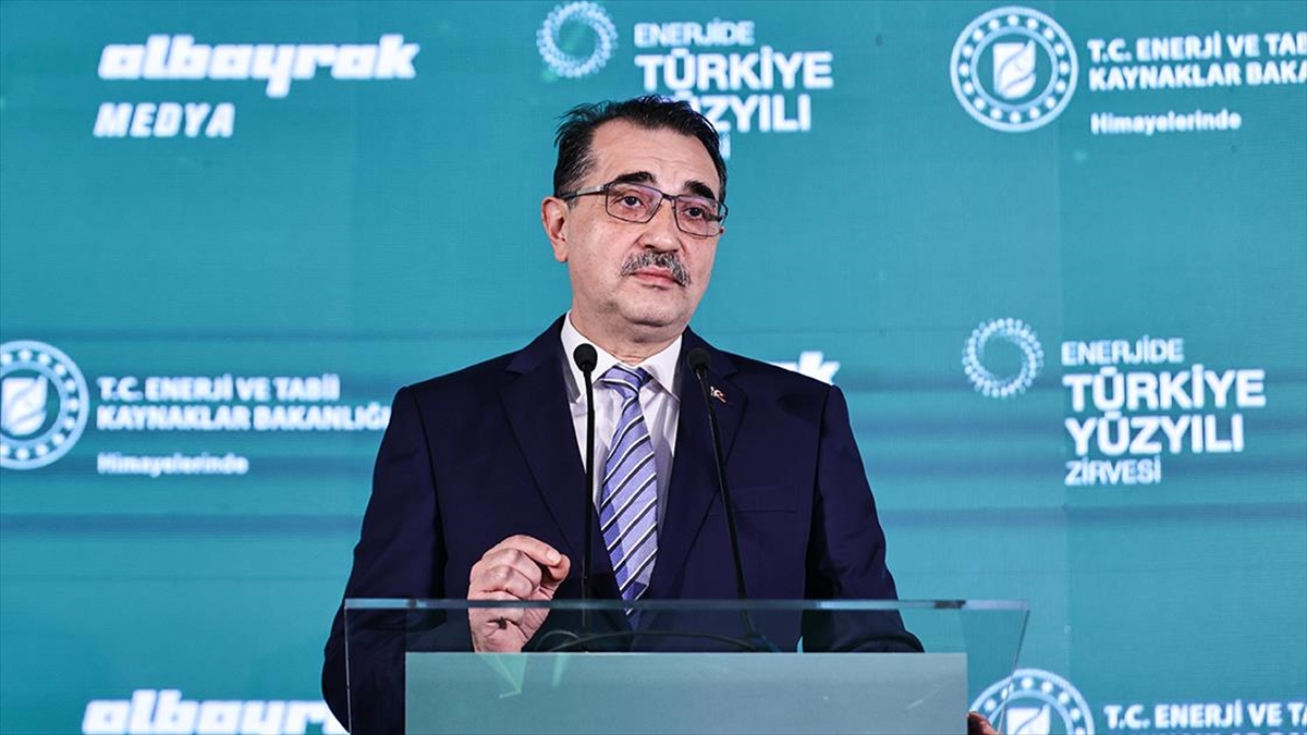 Bakan Dönmez: Türkiye, Umman'dan Yıllık 1,4 Milyar Metreküp Gaz Alacak