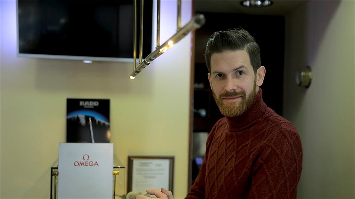 Bosna Hersekli Niksic, Aile Yadigarı 112 Yıllık Saatçi Dükkanını Ayakta Tutuyor