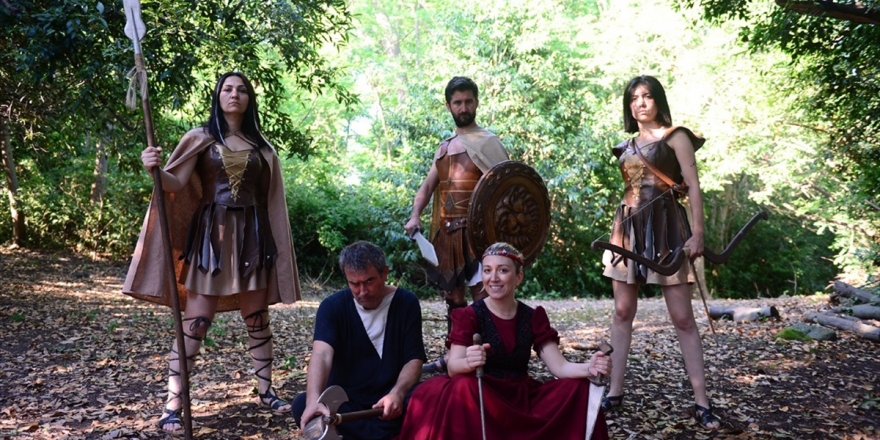 'Mitolojik Ada'nın Efsaneleri Turistleri Karşılıyor