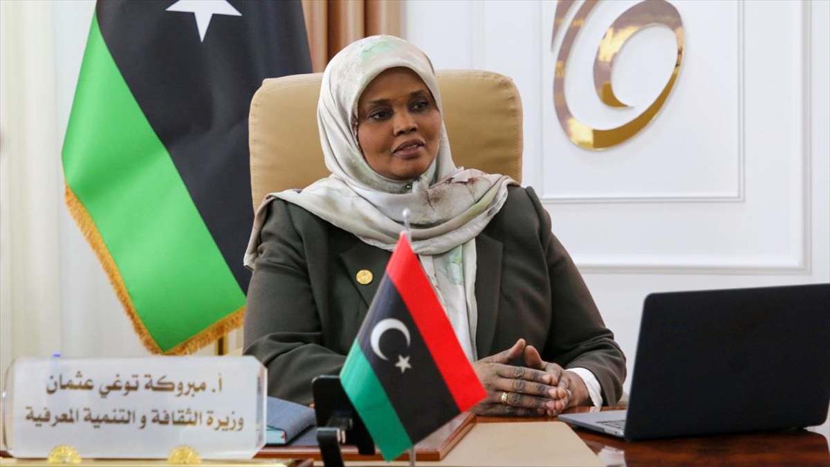 Libya Kültür Bakanı Tuği'nin "yılın Fotoğrafları" Oylamasında Tercihi "yangın Müdahalesi" Oldu