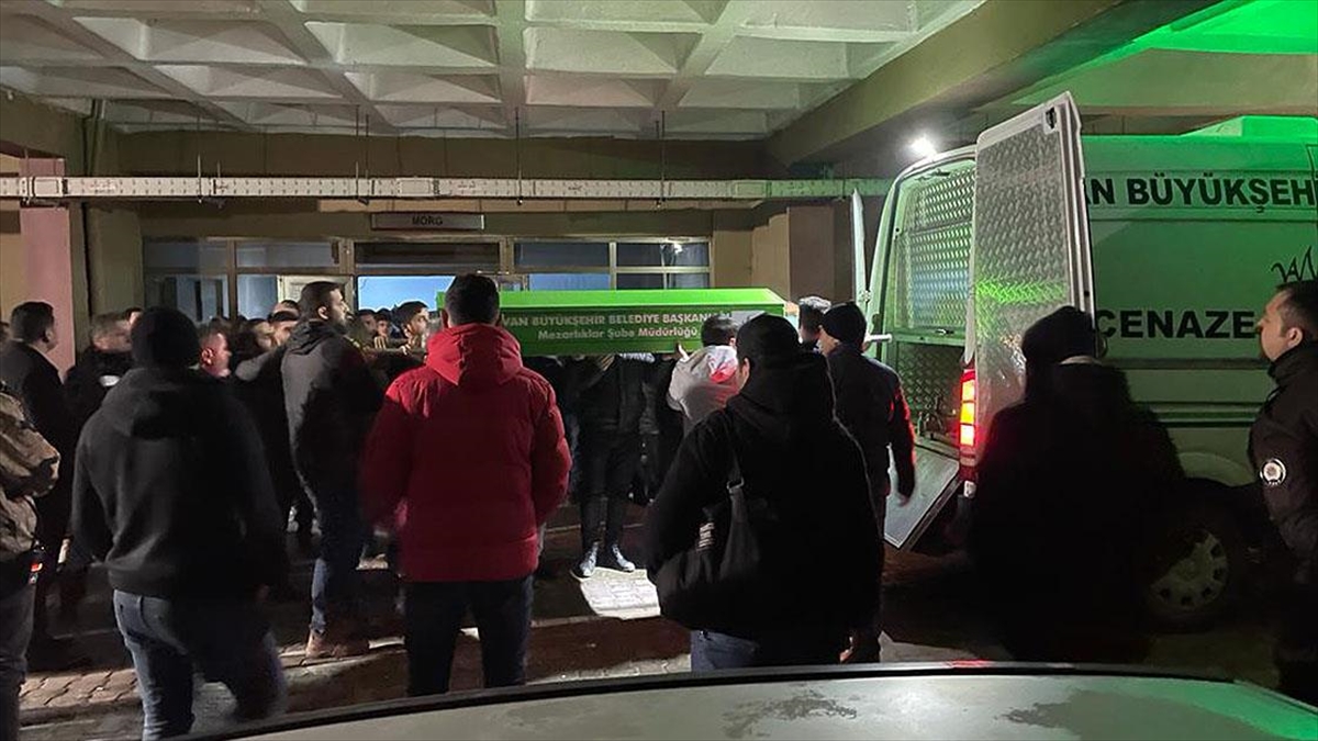 Van'da Köpeğin Saldırdığı 9 Yaşındaki Çocuk Hayatını Kaybetti