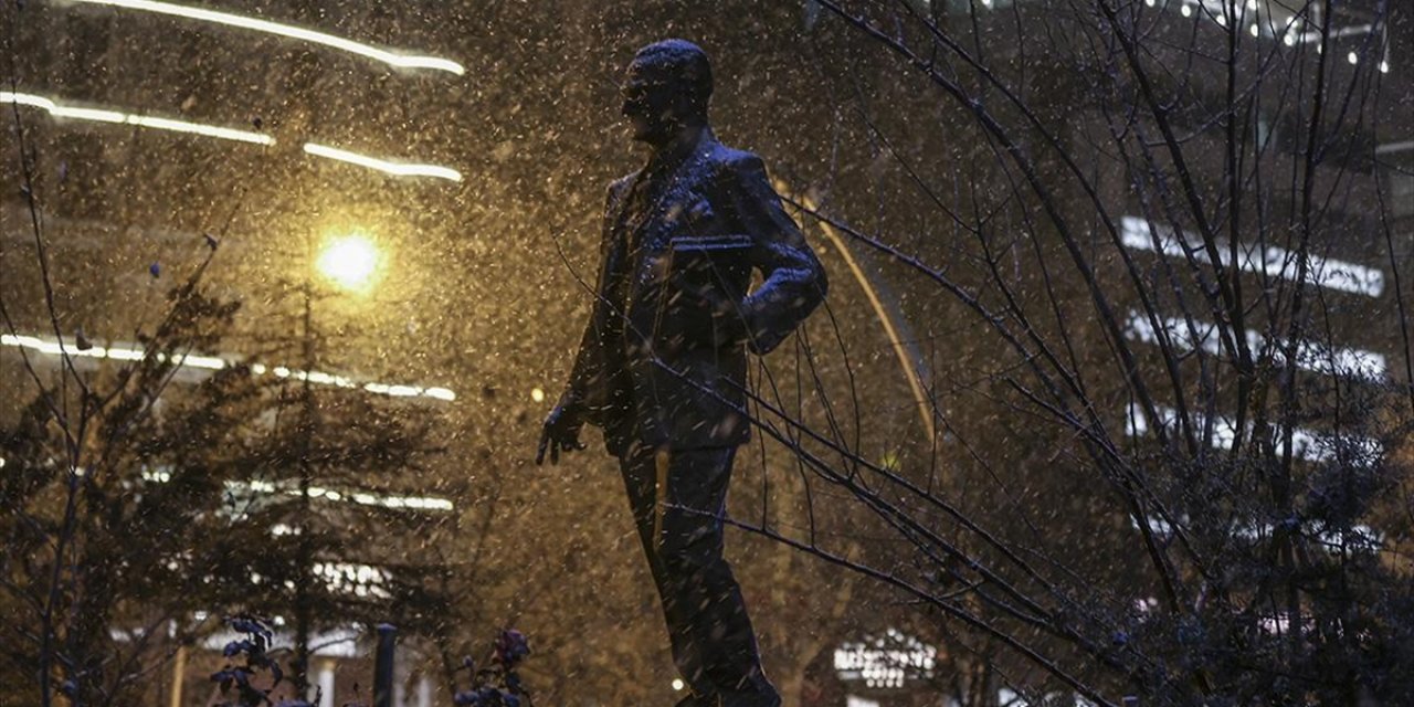 Başkentte Kar Yağışı Gece Saatlerinde Etkisini Artırdı