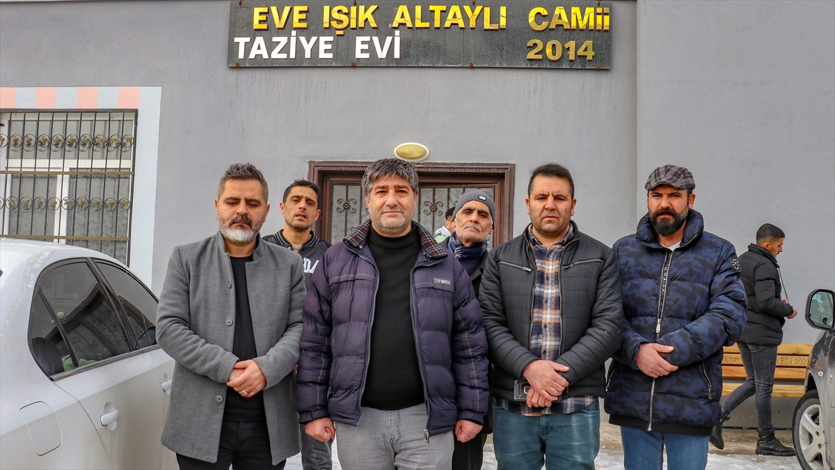 Van'da 9 Yaşındaki Çocuğun Köpeğin Saldırısı Sonucu Hayatını Kaybetmesinin Üzüntüsü Yaşanıyor