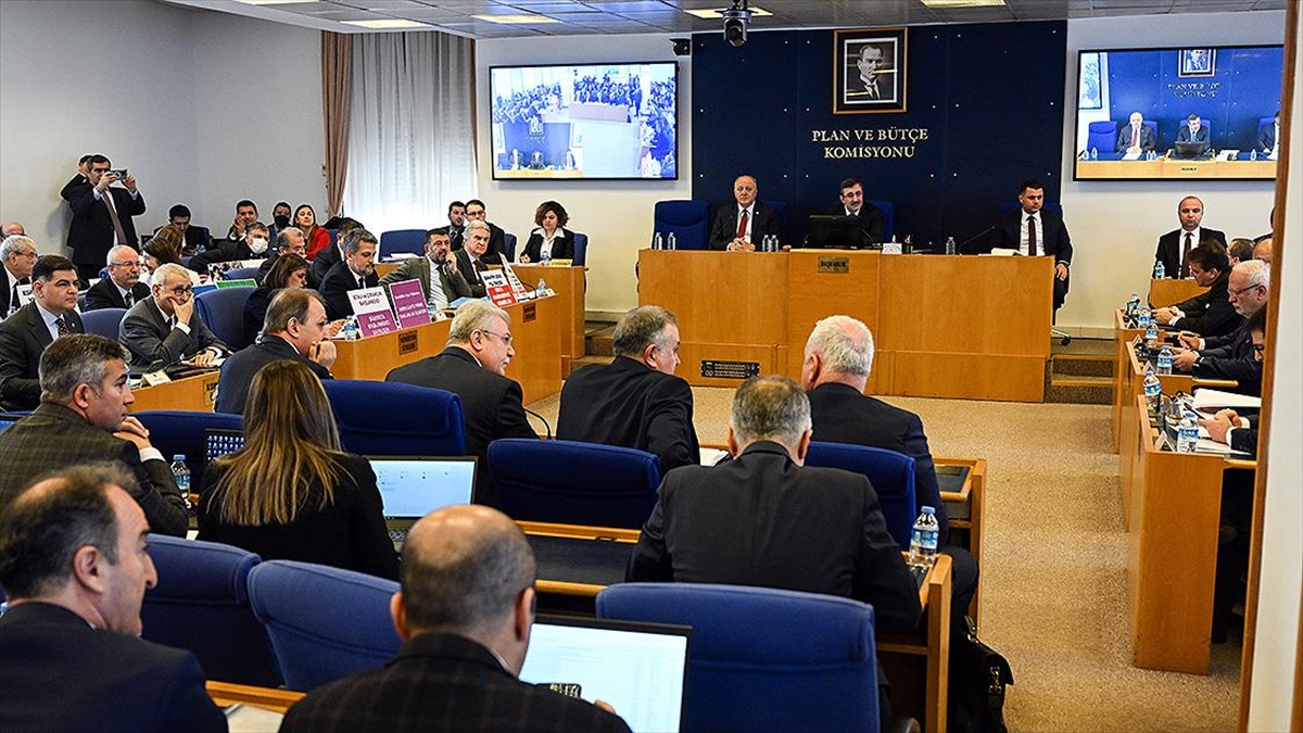 EYT'ye İlişkin Kanun Teklifi Plan Ve Bütçe Komisyonunda Kabul Edildi