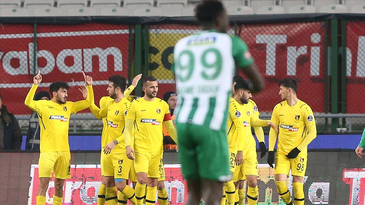 İstanbulspor, Konya Deplasmanından 3 Puanla Dönüyor
