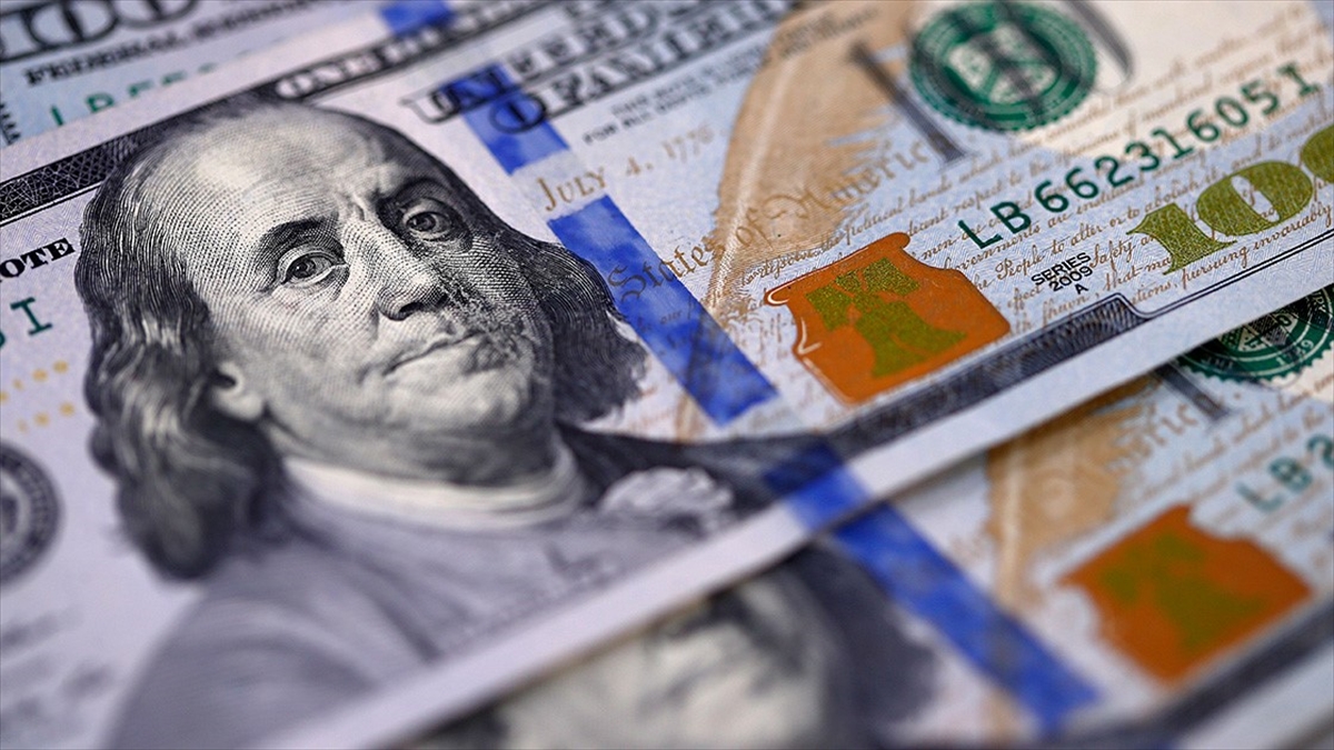 Rusya, Bazı Şirketler İçin Döviz Satma Zorunluluğunu Kaldırdı