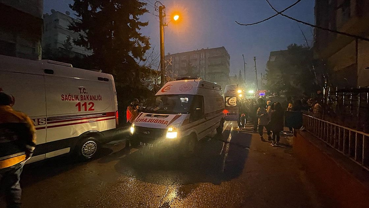 Deprem Bölgelerindeki Vatandaşlar Camilerde Kalabilecek