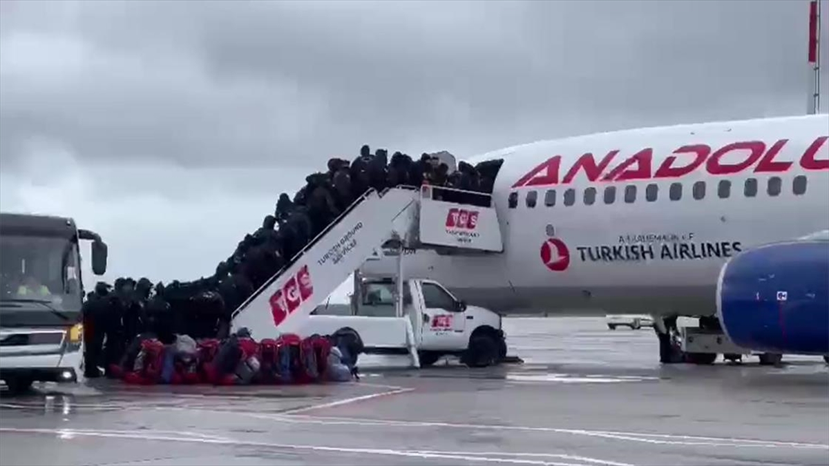 İstanbul'dan Deprem Bölgesine Gönderilen Personel Sayısı 3 Bin 746'ya Ulaştı