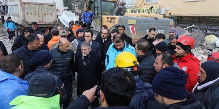 Hazine Ve Maliye Bakanı Nebati, Şanlıurfa'da Enkaz Alanlarında İncelemelerde Bulundu