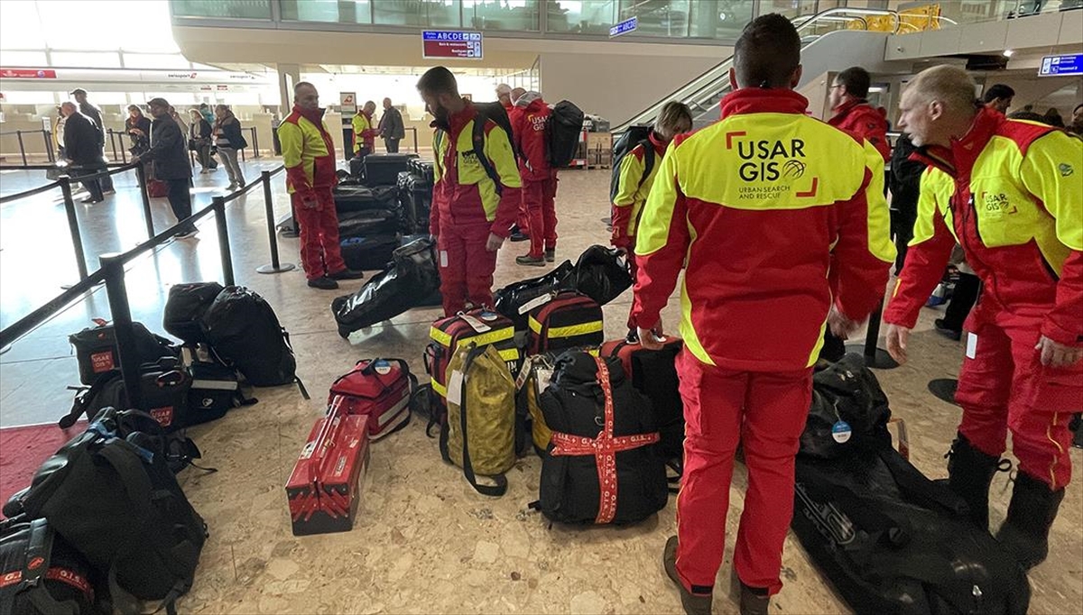İsviçreli Ve Fransız Gönüllüler, Türkiye'de Arama Kurtarma Çalışmalarına Katılacak