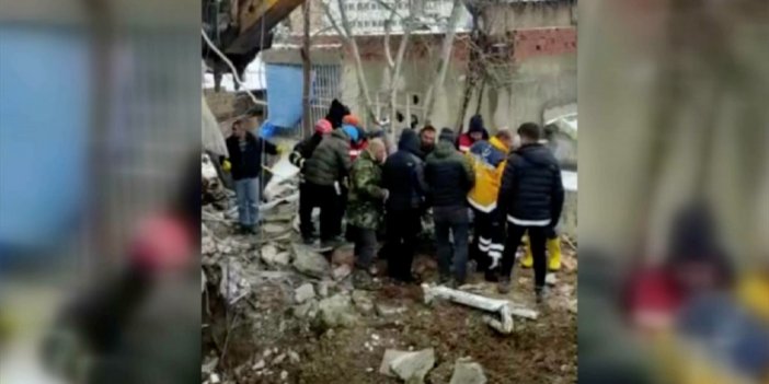 Adıyaman'da Enkaz Altında Kalan Baba Ve Oğlu 54 Saat Sonra Kurtarıldı