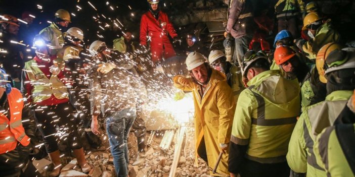 Avrupa Yerbilimleri Birliği Yetkilisi De Batist, Büyük Hasarın Depremlerin Türünden Kaynaklandığını Anlattı