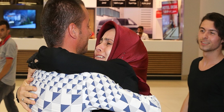 Serbest Bırakılan Türk Gemiciler İstanbul'a Geldi