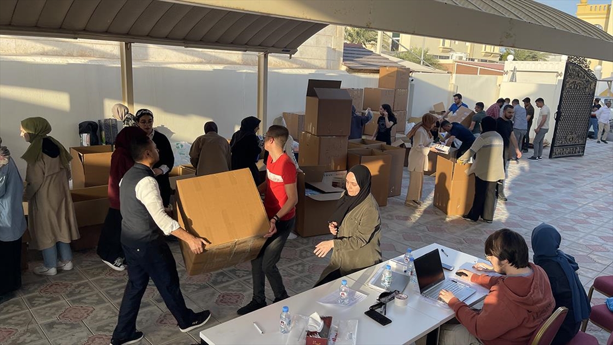 Arap Ülkelerinin Türkiye Ve Suriye'deki Depremzedeler İçin Yürüttükleri Yardım Çalışmaları Sürüyor