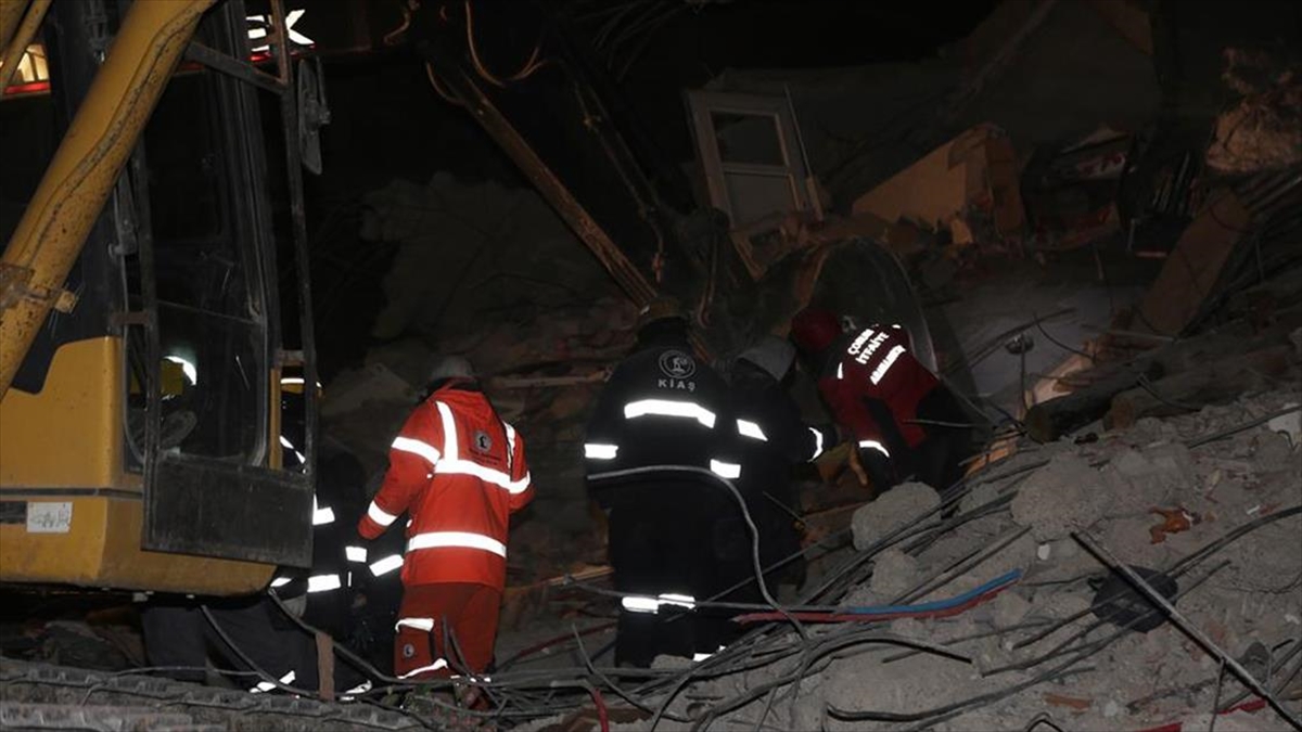 Asrın Felaketinin Yaşandığı Kahramanmaraş'ın Afşin İlçesinde 38 Kişi Sağ Kurtarıldı