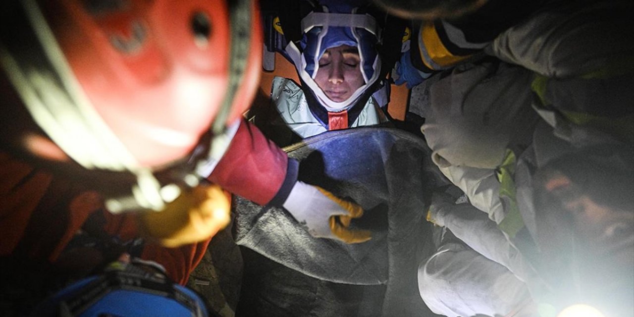 Madencilerden 8 Metre Derinliğinde mucize kurtuluş!