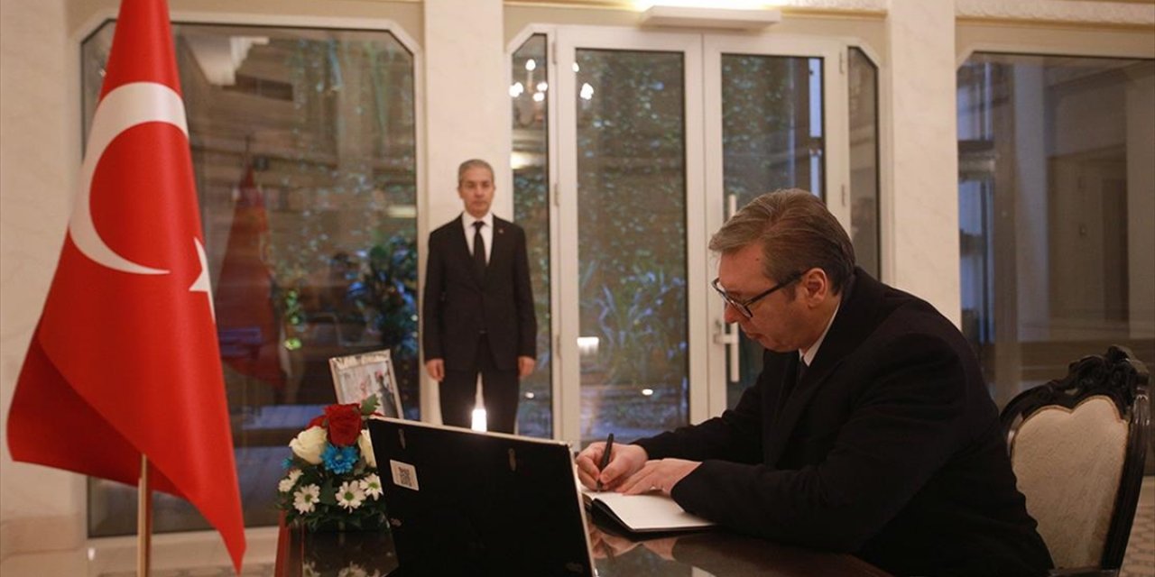 Sırbistan Cumhurbaşkanı Vucic'in Türkiye için yazdıkları dikkat çekti!