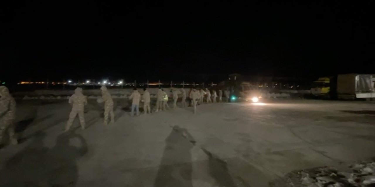 Kırsaldaki Depremzedelere Helikopter desteği!