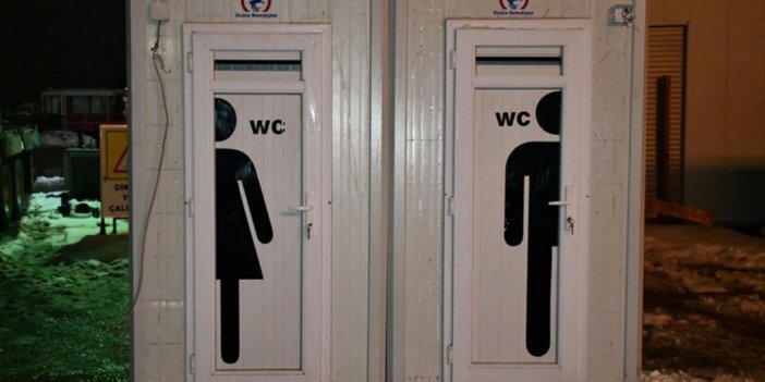 Düzce'de Deprem Bölgesi İçin Lavabo Ve Tuvalet Üretiliyor