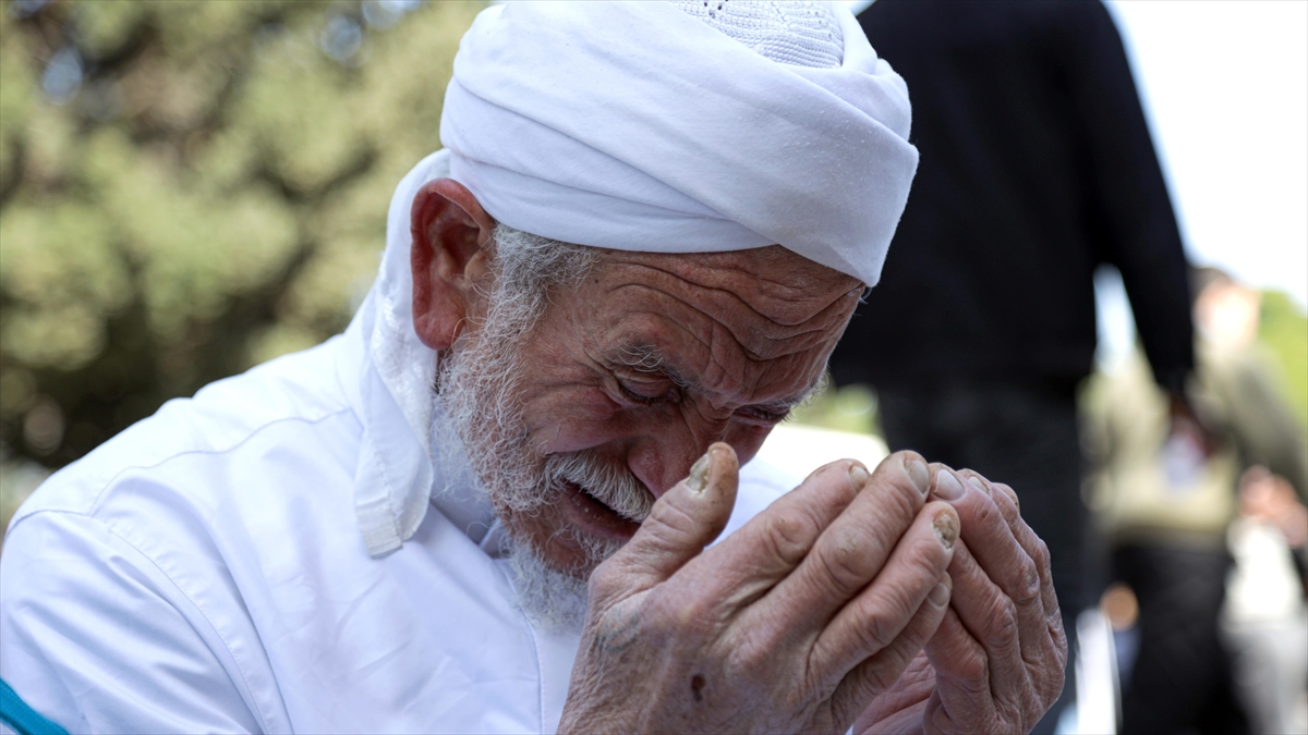 Mescid-i Aksa’da Gıyabi Cenaze Namazı Kılan Müslümanlardan Türkiye İle Dayanışma Mesajı