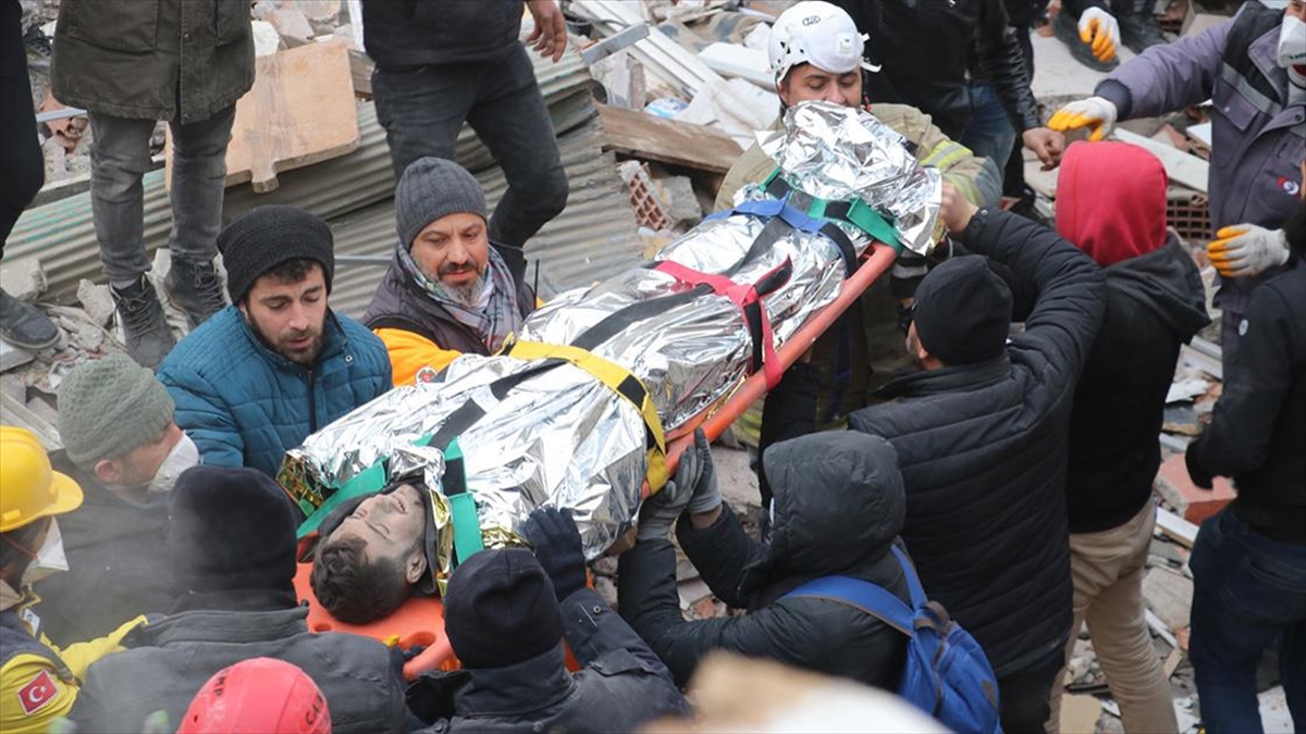 Kahramanmaraş'ta Enkaz Altında Kalan Kişi Depremden 108 Saat Sonra Kurtarıldı